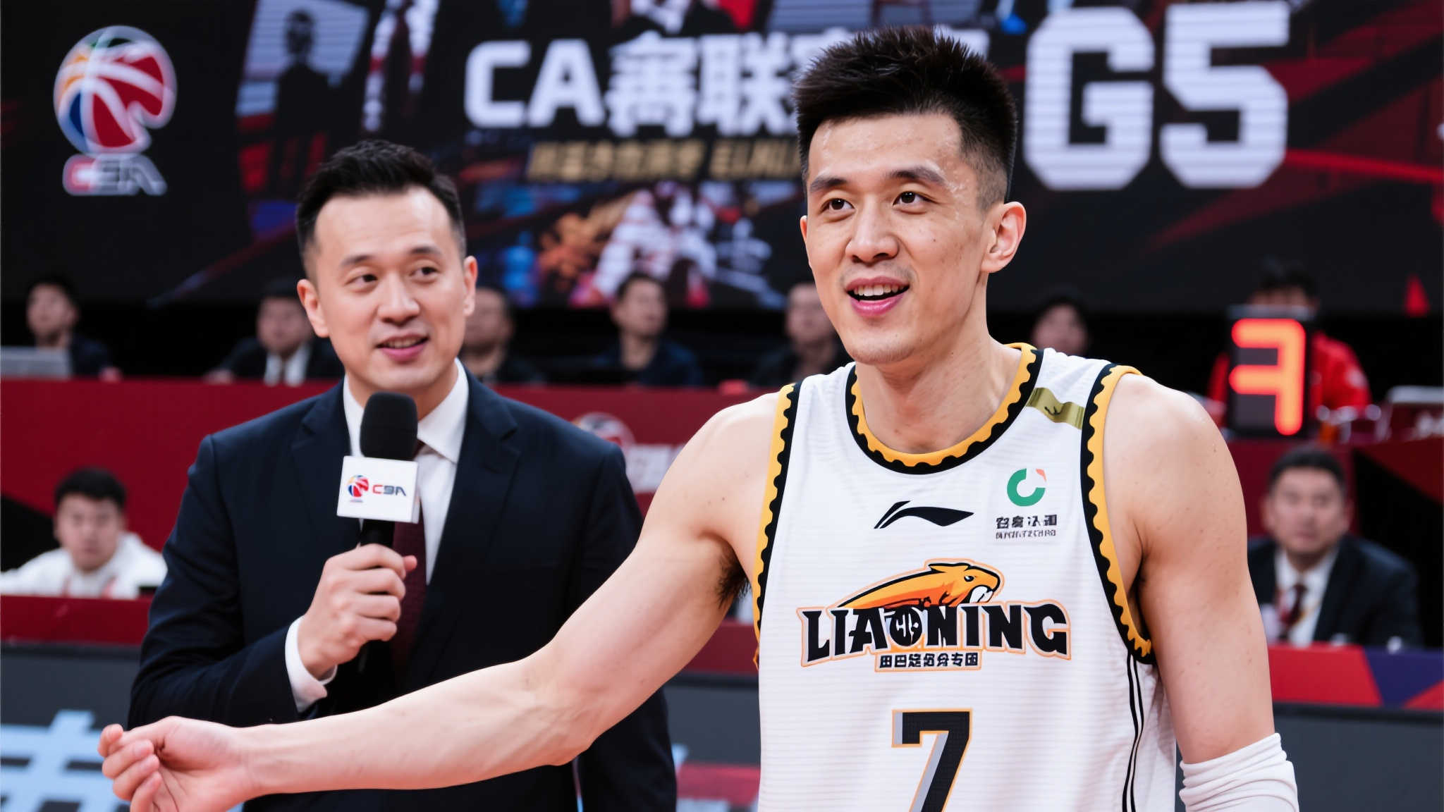 CBA总决赛G5:郭艾伦现场观战广厦争冠,或与杨鸣再度搭档解说 CBA总决赛G5:郭艾伦现场观战广厦争冠,或与杨鸣再度搭档解说
